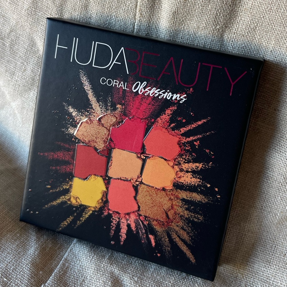 HUDA BEAUTY Coral Obsessions Eyeshadow Palette! NEVER USED!